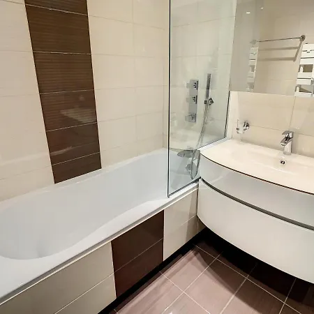 Luxueux Idealement Situes En Plein Centre Ville De Cannes